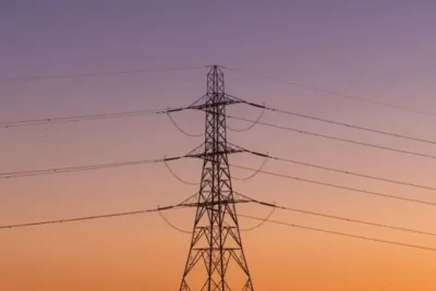 Emisi Karbon China Naik 2% Akibat Pembatasan Energi Terbarukan