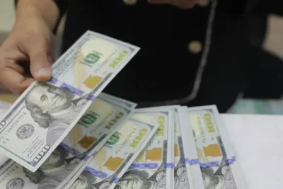 Rupiah Tembus Rp18.000, Perbankan Naikkan Kurs Jual Dolar AS