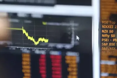 Saham BBCA Anjlok ke Level Terendah dalam Lima Tahun
