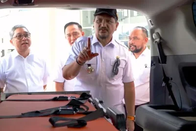 TMMIN Hibahkan Tiga Ambulans Toyota Kijang Innova ke RSUD Muda Sedia