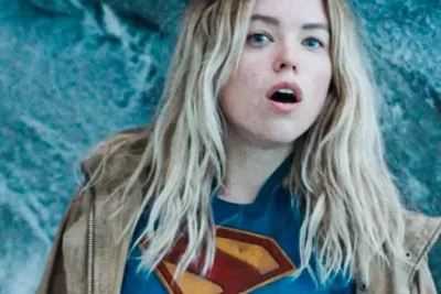 Warner Bros Schedules Supergirl Early Screenings and Comic Giveaways