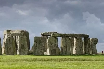 Ilmuwan Ungkap Manusia Angkut Batu Altar Stonehenge dari Skotlandia