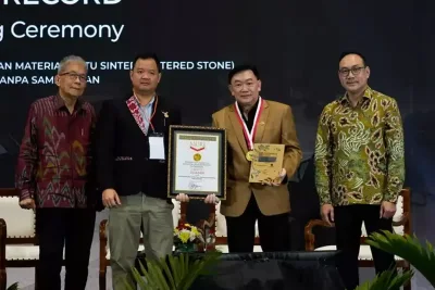 Quadra Raih Rekor MURI dengan Meja Sintered Stone 5 Meter