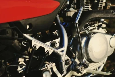 Motul Tingkatkan Spesifikasi Pelumas 2 Tak untuk Jaga Performa Mesin
