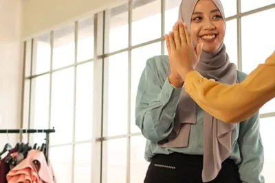 Ibu Rumah Tangga Perlu Strategi Tepat untuk Memulai Bisnis Fashion