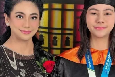 Siti KDI Terharu Dapat Kejutan dari Elif Kayla Perk di Wisuda SD