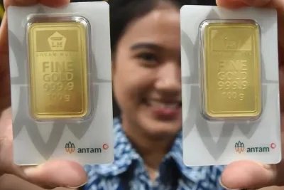 Harga Emas Antam Stagnan, Galeri24 Turun Tajam Rp44.000