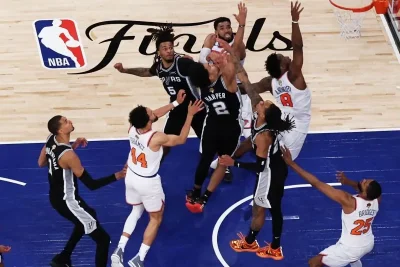 New York Knicks Balikkan Ketertinggalan 29 Poin untuk Kalahkan Spurs