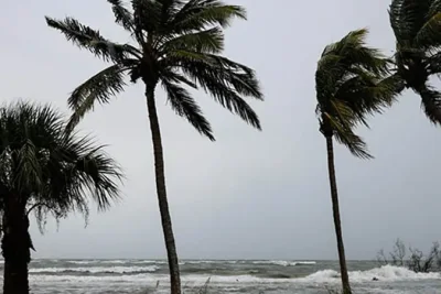 Tornado dan Cuaca Ekstrem Landa Midwest AS, Ratusan Penerbangan Batal