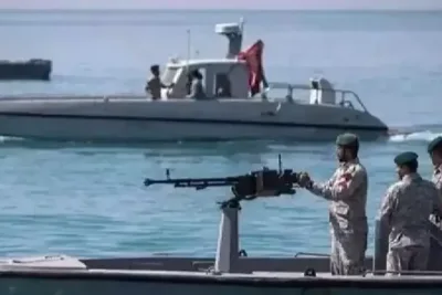 Iran Tutup Selat Hormuz Akibat Ketegangan Meningkat di Teluk Persia