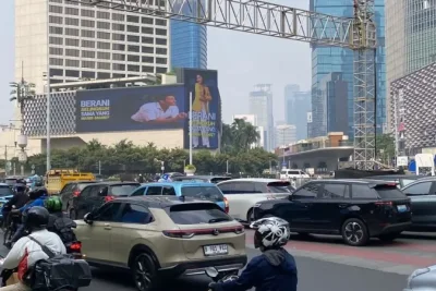 BEM UI Gelar Demo di Bundaran HI, Massa Bawa 5 Tuntutan