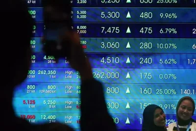 Investor Asing Borong Saham BBCA dan DSSA di Sesi I, Net Buy Rp 492,4 Miliar