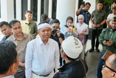 Gubernur Jabar Jamin Sekolah Swasta Gratis bagi Siswa Miskin Pascakisruh SPMB