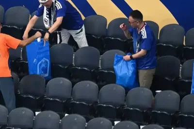 Suporter Jepang Bersihkan Stadion AT&T Usai Laga Piala Dunia 2026