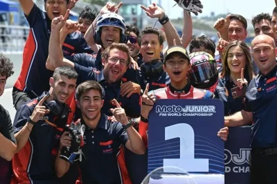 Kiandra Ramadhipa Ukir Sejarah di Moto3 Junior World Championship Estoril