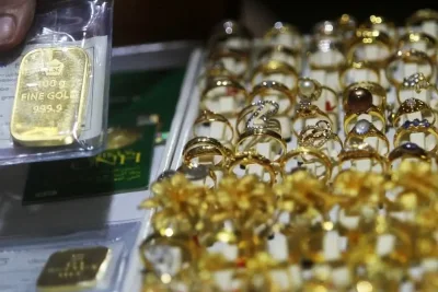 Memilih Tabungan Emas atau Uang, Kenali Perbedaan Fungsi Finansialnya