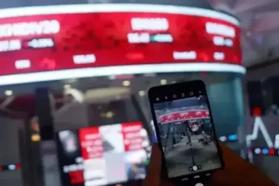 IHSG Ambles 1,1%, Saham CBUT dan JECC Justru Sentuh ARA