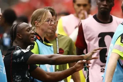 Gelandang Kanada Ismael Kone Alami Patah Kaki Akibat Tekel Brutal