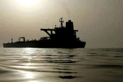 Adnoc Instruksikan Pelanggan Lanjutkan Pemuatan Minyak di Teluk Persia